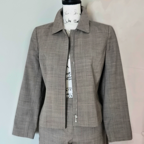 FLAWED* VTG 100% Wool WOOLMARK Glen Plaid Pantsuit, Zipper Blazer, Fully Lined - Picture 3 of 13